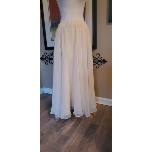 Unknown Dresses & Skirts - Polyester Skirt